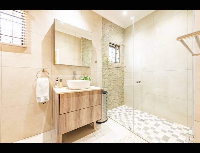 4 BEDROOM FREEHOLD TO LET IN WESTVILLE